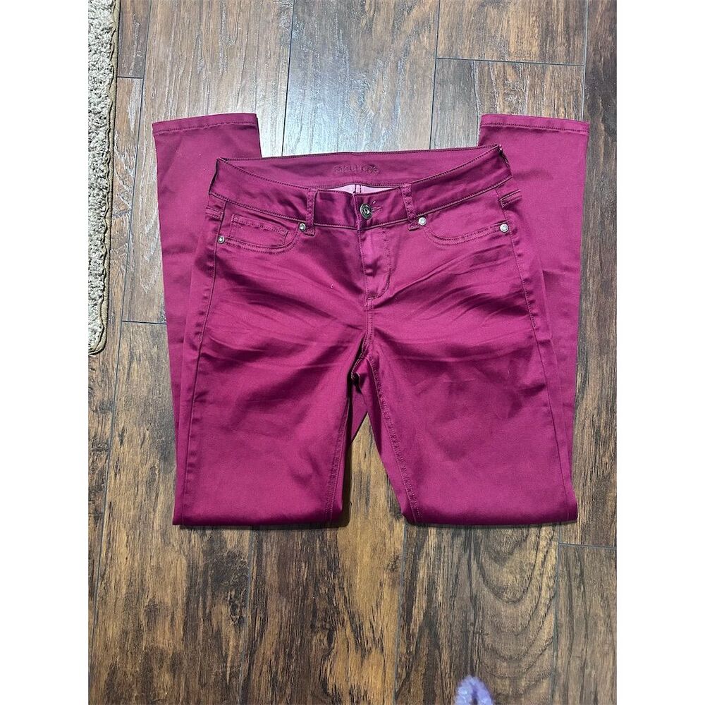 Maurice’s Women's Skinny Pull-On Jeans Size 30 Cranberry